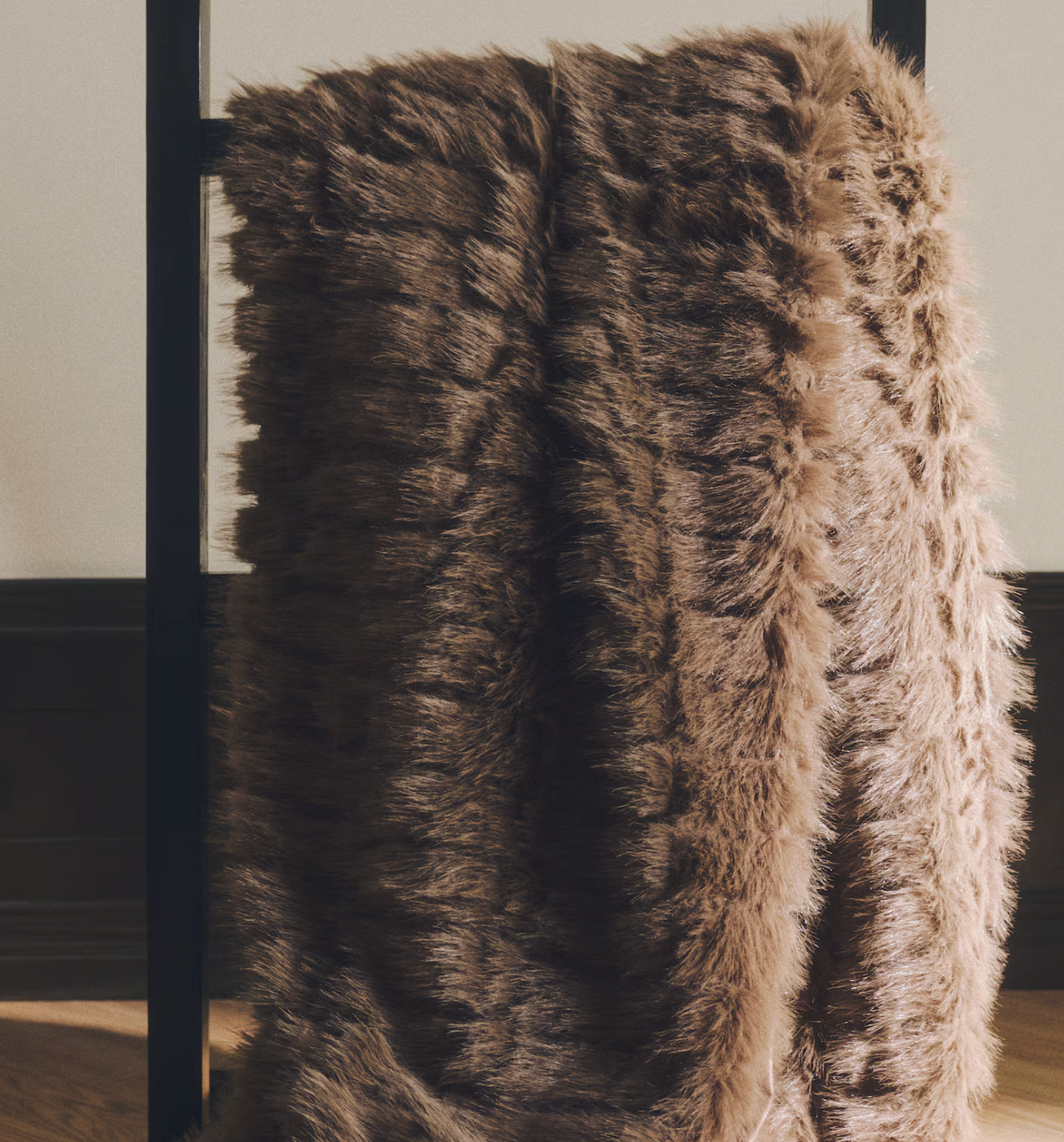 Fluffy Bed Throw