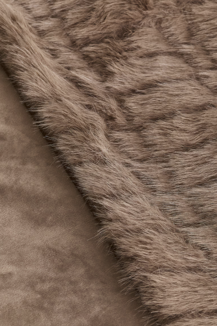 Fluffy Bed Throw