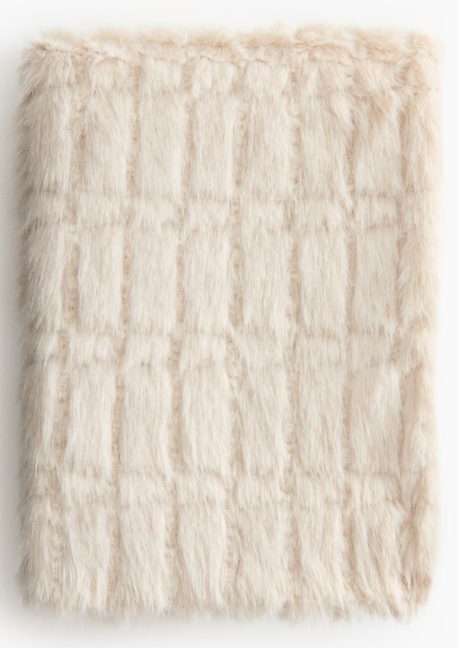 Fluffy Bed Throw