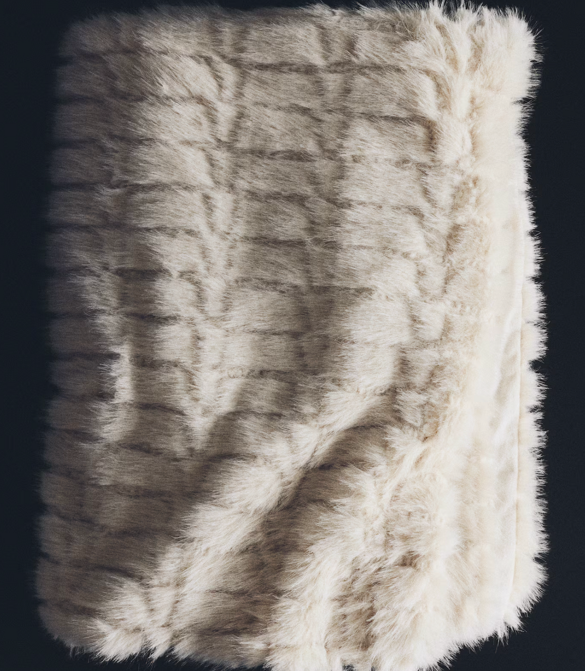 Fluffy Bed Throw