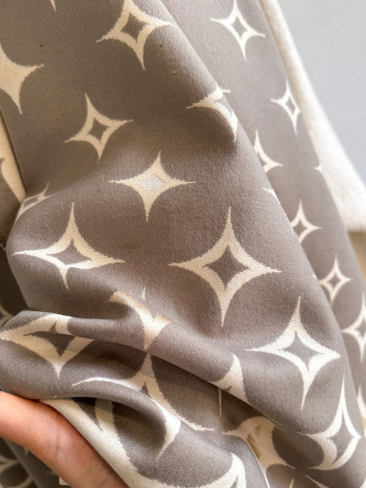 Cashmere Minimalist Star Pattern Jacquard Warm Scarf